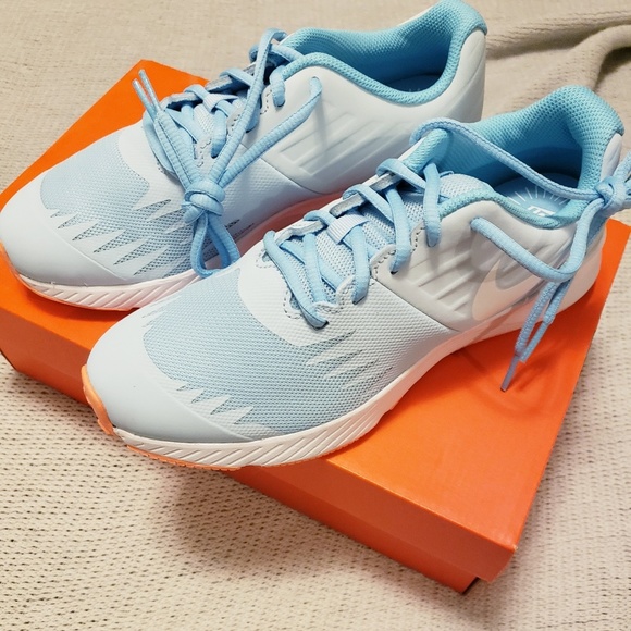 NIKE Star Runner Sneakers NIB - Picture 2 of 7